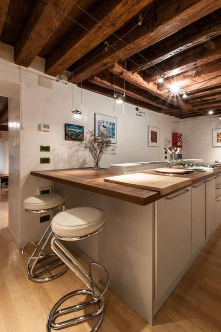 Bellissimo Appartamento In Palazzo Storico Venecia Exterior foto